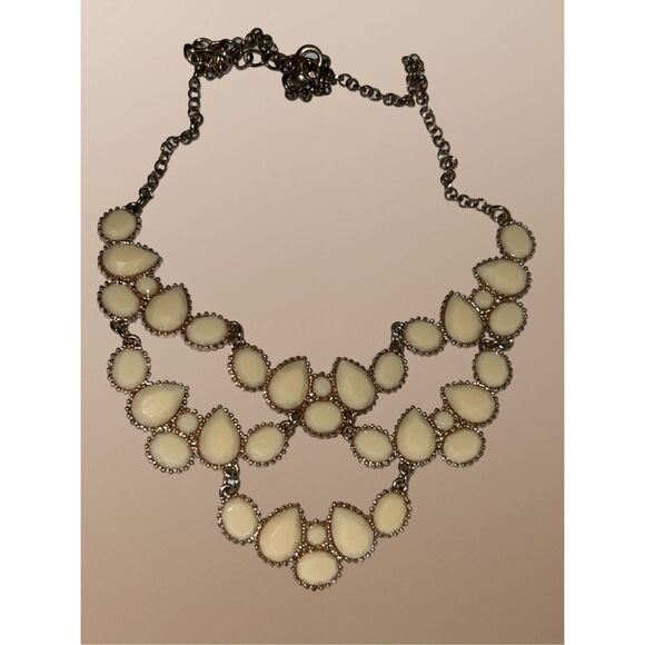 Vintage Gold Tone and Faceted Tan Resin Statement Necklace B13 - Picture 2 of 4